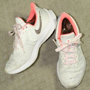 Nike Zoom Women's Size 9 White Peach Running Shoes
